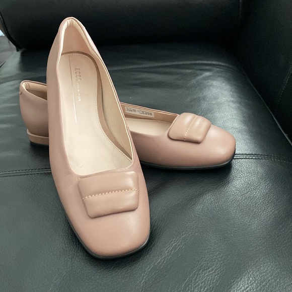 Women shoes, Ecco, NWOT, size 10,5. - Picture 2 of 7